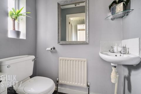 13 Bancroft Chase, Hornchurch, RM12 4DP