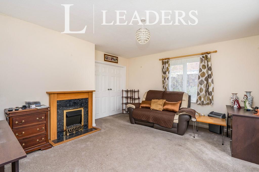 Arundel Drive, Fareham 4 bed detached house to rent £1,450 pcm (£335 pw)