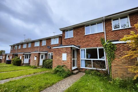 3 bedroom terraced house to rent, Badgers Walk, Burgess Hill