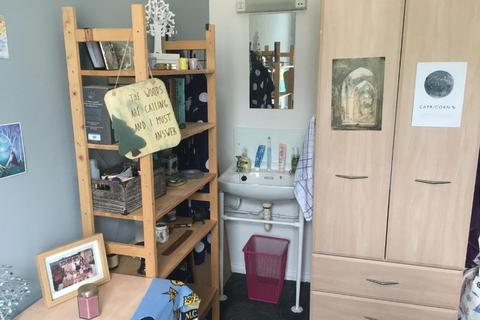 1 bedroom in a house share to rent, Montgomery House, Demesne Road, Manchester, M16