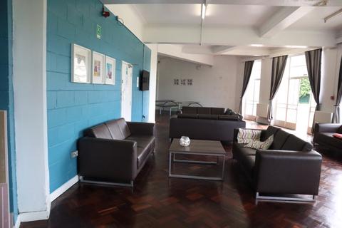 1 bedroom in a house share to rent, Montgomery House, Demesne Road, Manchester, M16