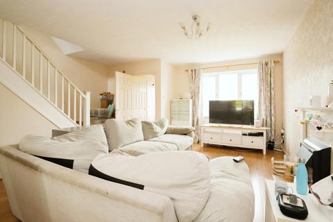 3 bedroom semi-detached house to rent, Clos Nant Y Cor, Pontprennau, Cardiff