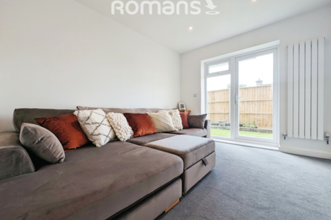 2 bedroom apartment to rent, West Wycombe Road