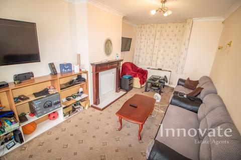 3 bedroom semi-detached house for sale, Parkfield Road, Oldbury B68