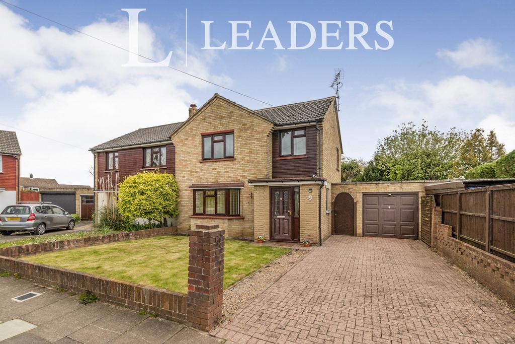 Bush Road, Shepperton, TW17 3 bed semidetached house £2,250 pcm (£