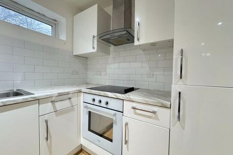 2 bedroom apartment to rent, Hulton Mount, St Helens Road, Bolton * AVAILABLE NOW *