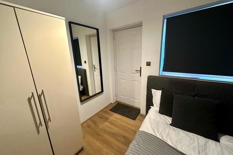 Studio to rent, Prince Of Wales Avenue, Reading