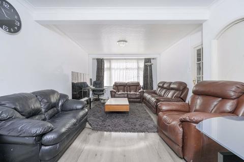 3 bedroom terraced house for sale, King Edwards Road, London