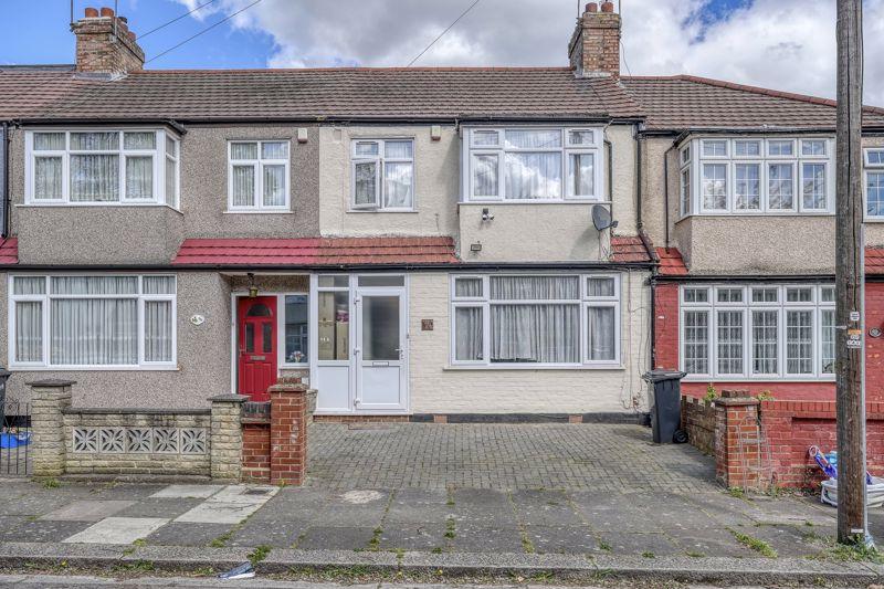 King Edwards Road, London 3 bed terraced house for sale - £440,000