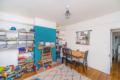 74 Angel Road, Thames Ditton, KT7 0AZ