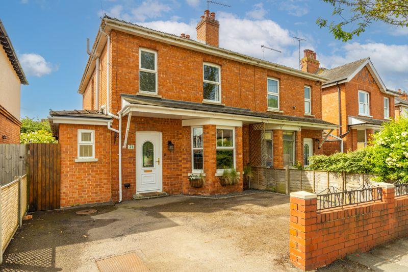 Whaddon Road, Cheltenham GL52 3 bed semidetached house for sale £392,000