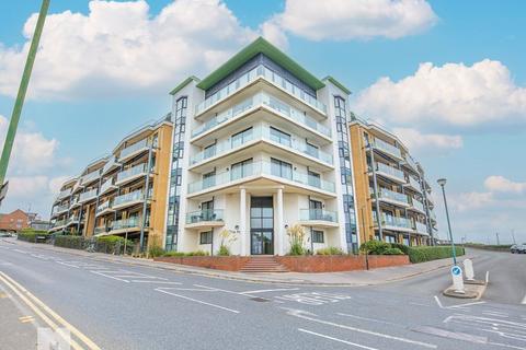 2 bedroom apartment to rent, The Point, Marina Close, Bournemouth, BH5