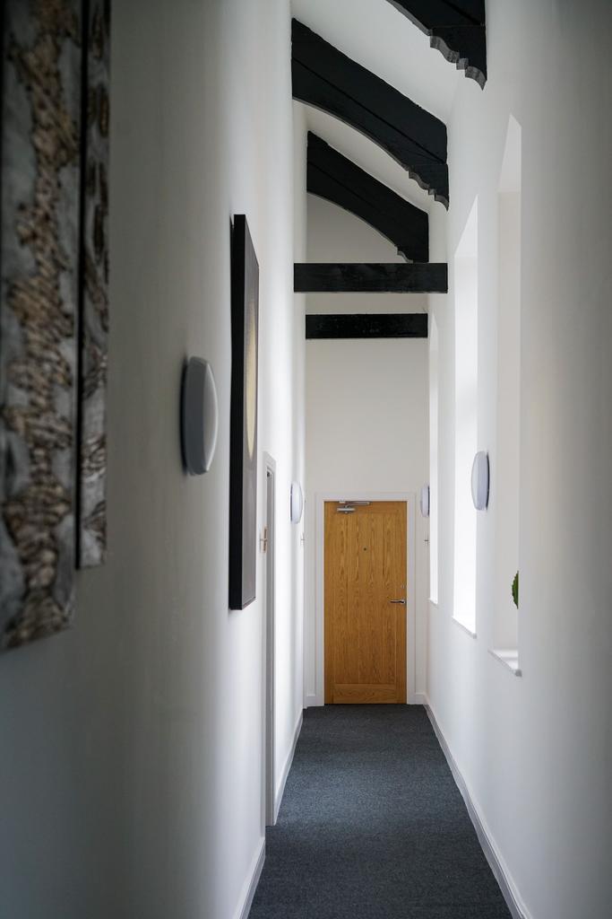 Photograph 11