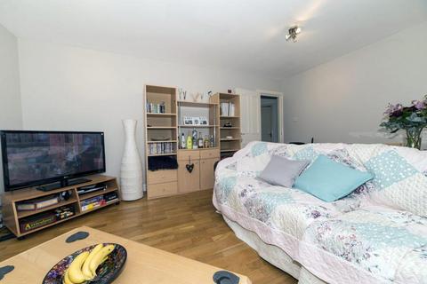 3 bedroom apartment for sale, Whiteoak Road, Fallowfield, Manchester, m14 6WT