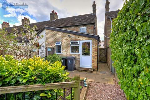 4 Davis Row, Arlesey, SG15 6RB