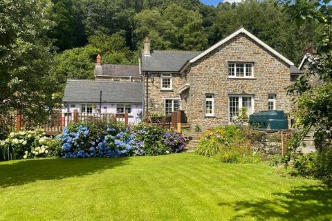 3 bedroom detached house for sale, Drefelin, Drefach Felindre, Carmarthenshire, SA44 5XB