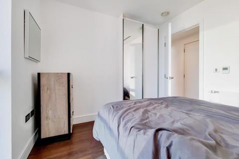 2 bedroom flat to rent, Harbour Way, London E14