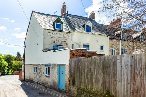 102 Cainscross Road, Stroud, GL5 4HN