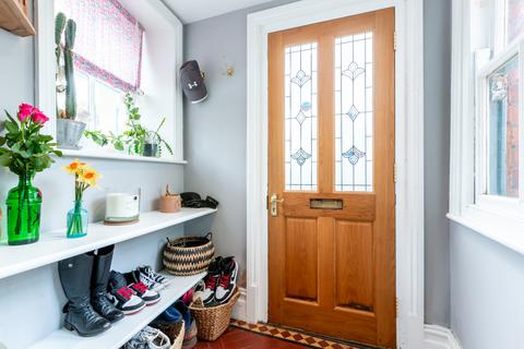 102 Cainscross Road, Stroud, GL5 4HN