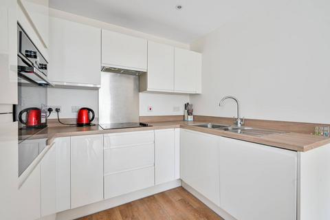 2 bedroom flat to rent, Station View, Guildford, GU1