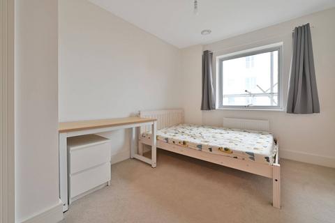 2 bedroom flat to rent, Station View, Guildford, GU1