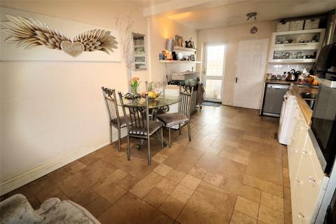 2 bedroom end of terrace house for sale, West Street, Erith, DA8
