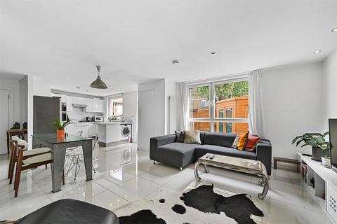 9 Tarbert Walk, London, E1 0EE