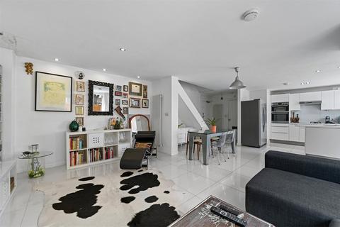 9 Tarbert Walk, London, E1 0EE
