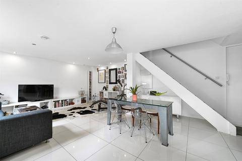 9 Tarbert Walk, London, E1 0EE