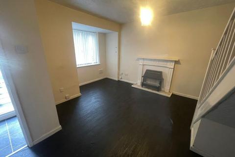 2 bedroom terraced house to rent, Dadford View, Brierley Hill