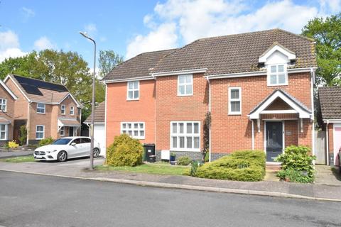 4 bedroom detached house for sale, Downs Close, Headcorn, Ashford, TN27