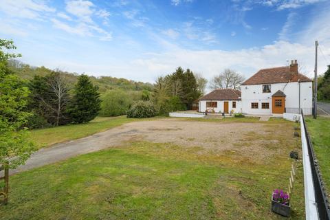 Canterbury Road, Elham, Canterbury, CT4