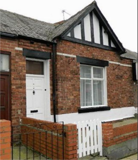 2 bedroom cottage to rent, East Street, Whitburn, Sunderland