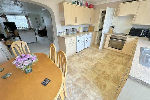 4 bedroom house for sale, Warburton Road, Canford Heath , Poole, BH17