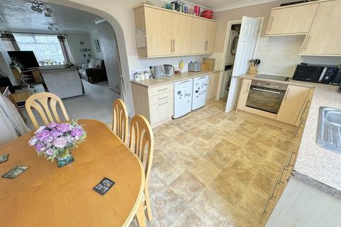 4 bedroom detached house for sale, Warburton Road, Canford Heath , Poole, BH17