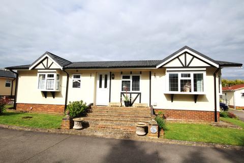 2 bedroom mobile home for sale, Layters Green Lane, Chalfont St Peter SL9