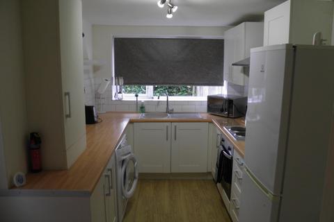 2 bedroom house to rent, Cromer Road, St Anns, NG3 3LF