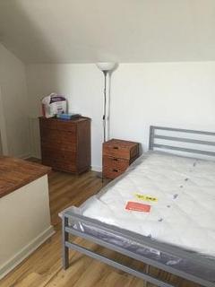 3 bedroom house share to rent, 32 Foxhall Road, Forest Fields, NG7 6NA