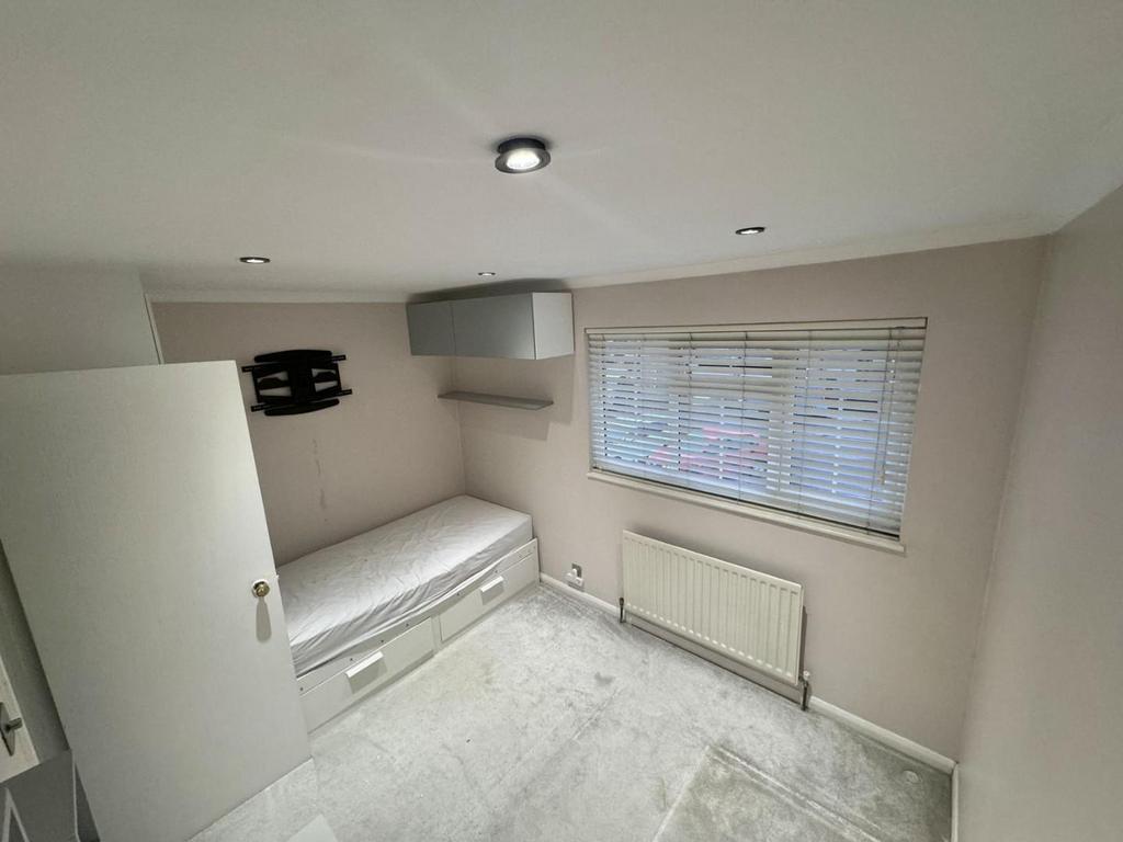 2 ND BEDROOM.jpg