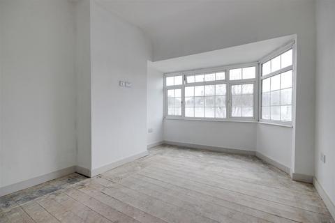 36 Tynemouth Drive, Enfield, EN1 4LS