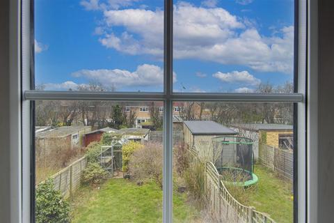 36 Tynemouth Drive, Enfield, EN1 4LS