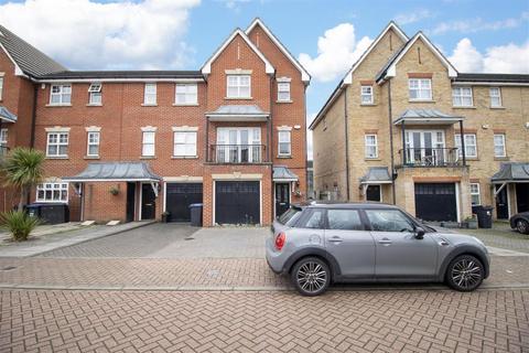 4 bedroom townhouse for sale, Cobham Close, Enfield