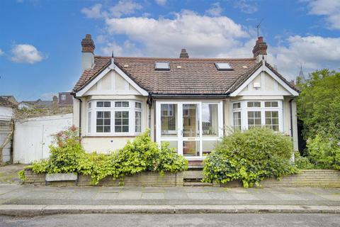 4 bedroom detached bungalow for sale, Brodie Road, Enfield