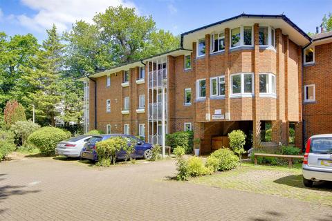 2 bedroom flat for sale, Cavell Drive, Enfield