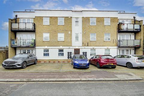 2 bedroom flat for sale, Wellington Road, London E7 9BP