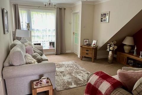 66 Ayelands, New Ash Green, Longfield, DA3 8JW