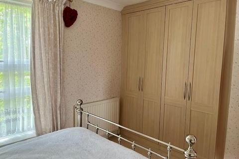 66 Ayelands, New Ash Green, Longfield, DA3 8JW