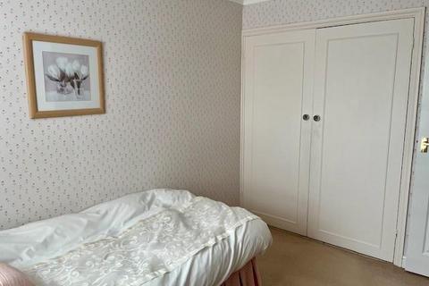 66 Ayelands, New Ash Green, Longfield, DA3 8JW
