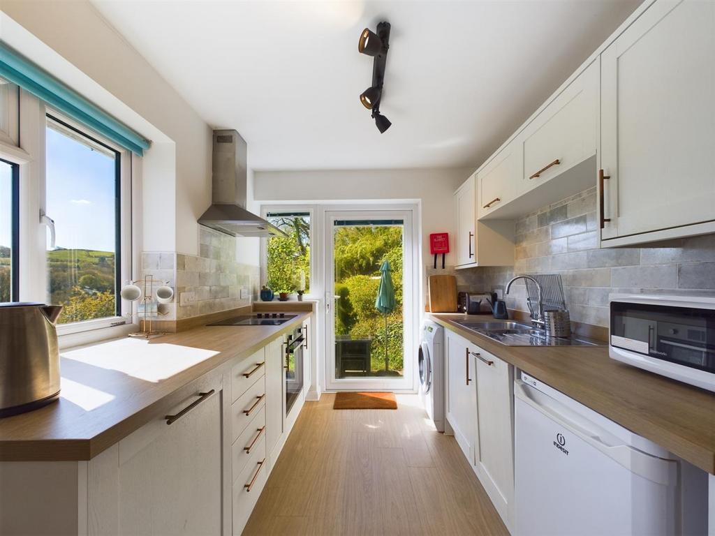 Holiday Cottage Kitchen.jpg