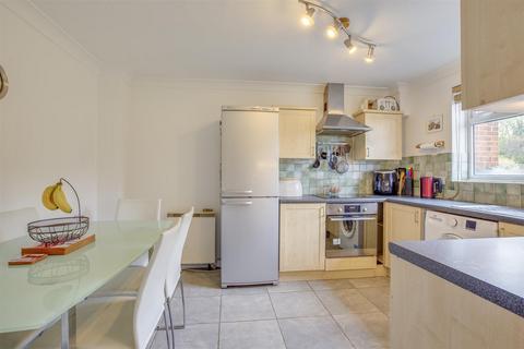 3 bedroom terraced house for sale, Wychwood Gardens, High Wycombe HP12